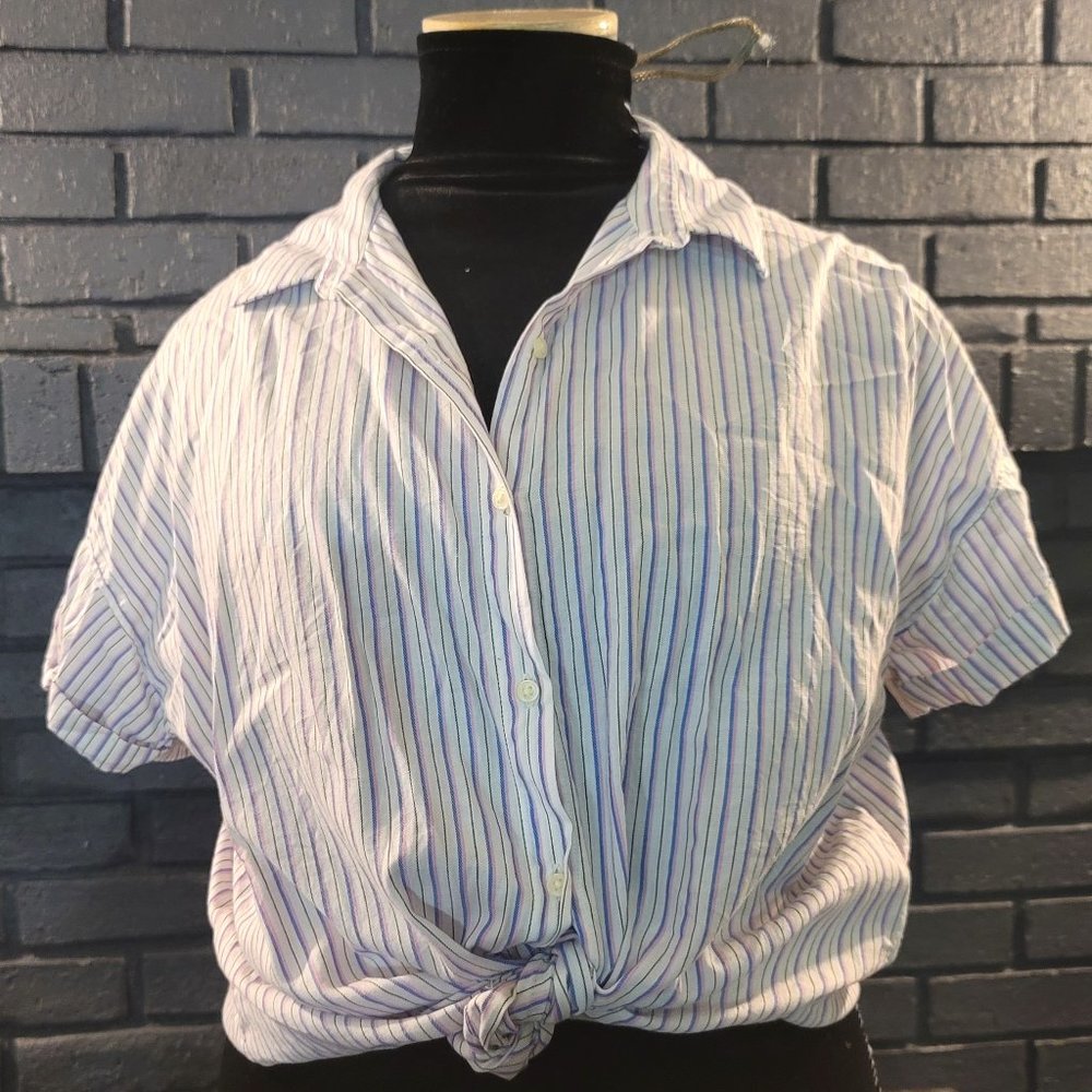 Levis Button up women's shirt